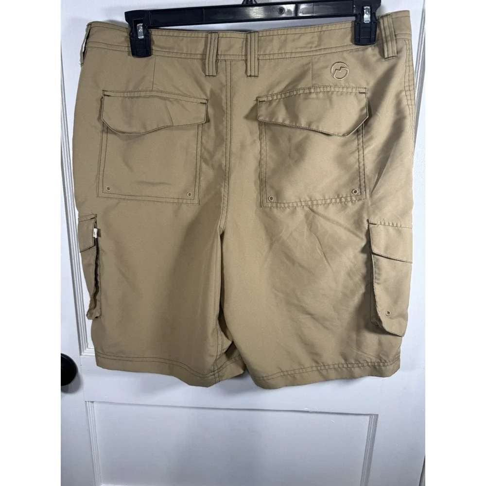 Men's Magellan Khaki Cargo Shorts, Size 34‎